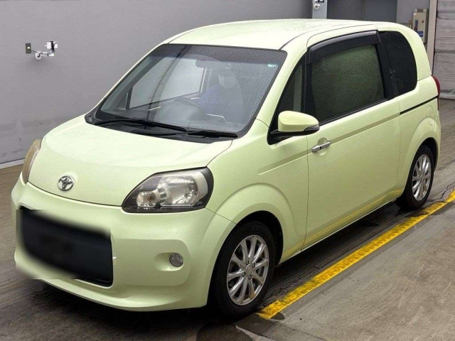 TOYOTA PORTE 2012