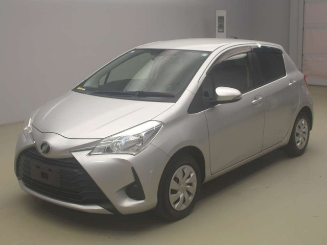 TOYOTA VITZ 2018