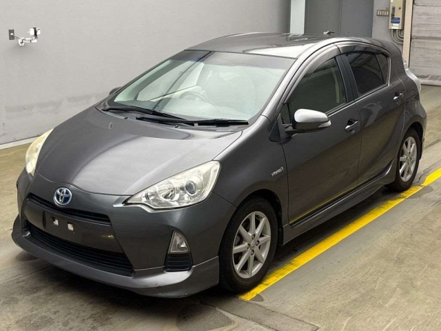 TOYOTA AQUA 2013