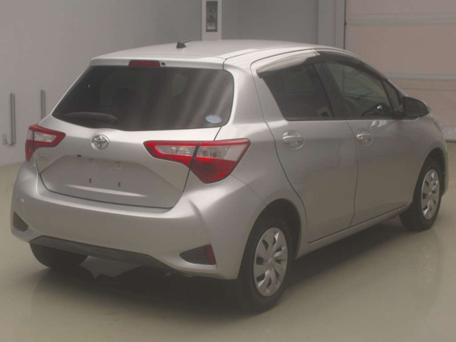 TOYOTA VITZ 2018
