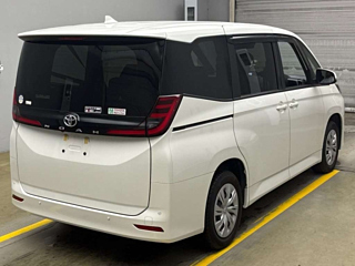 TOYOTA NOAH 2022
