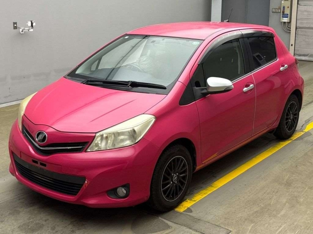 TOYOTA VITZ 2011