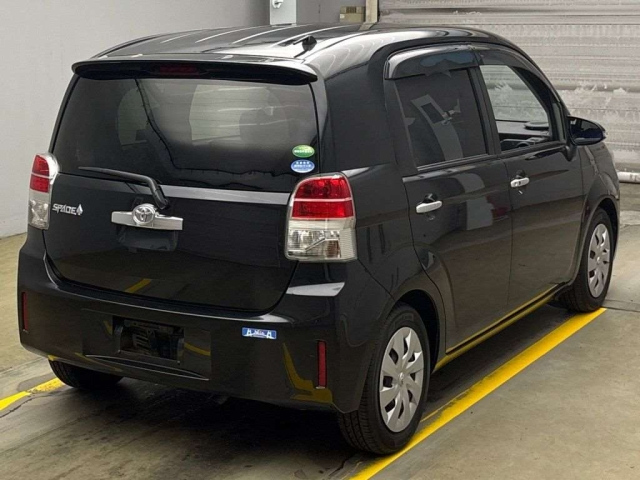 TOYOTA SPADE 2012