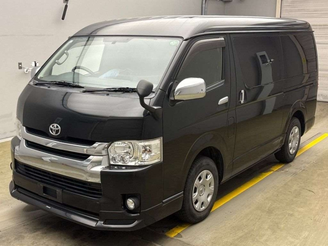 TOYOTA HIACE 2015
