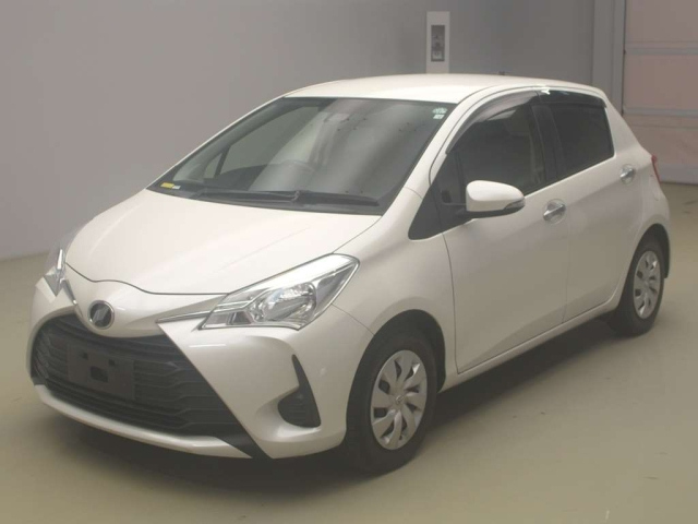TOYOTA VITZ 2018