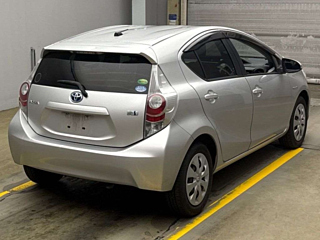 TOYOTA AQUA 2013