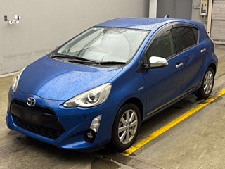 TOYOTA AQUA 2016