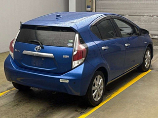 TOYOTA AQUA 2016