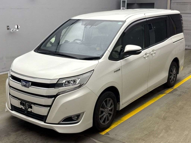 TOYOTA NOAH 2019