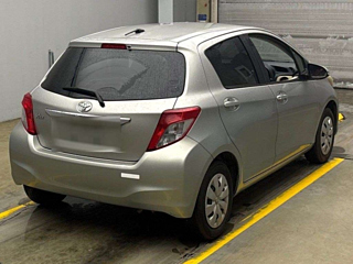 TOYOTA VITZ 2012
