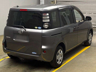 TOYOTA SIENTA 2010