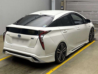 TOYOTA PRIUS 2017