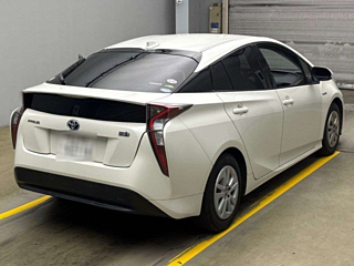 TOYOTA PRIUS 2017