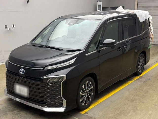 TOYOTA VOXY 2024