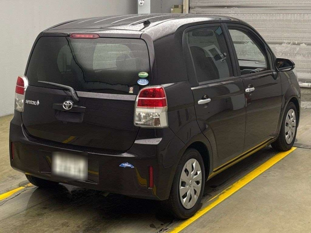 TOYOTA SPADE 2016