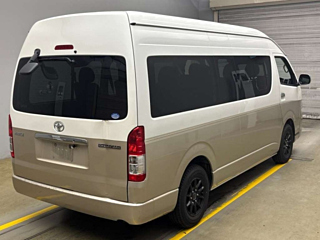 TOYOTA HIACE 2018