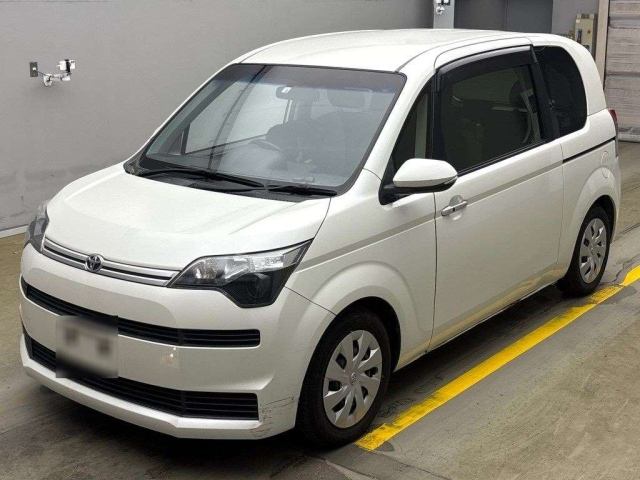 TOYOTA SPADE 2016