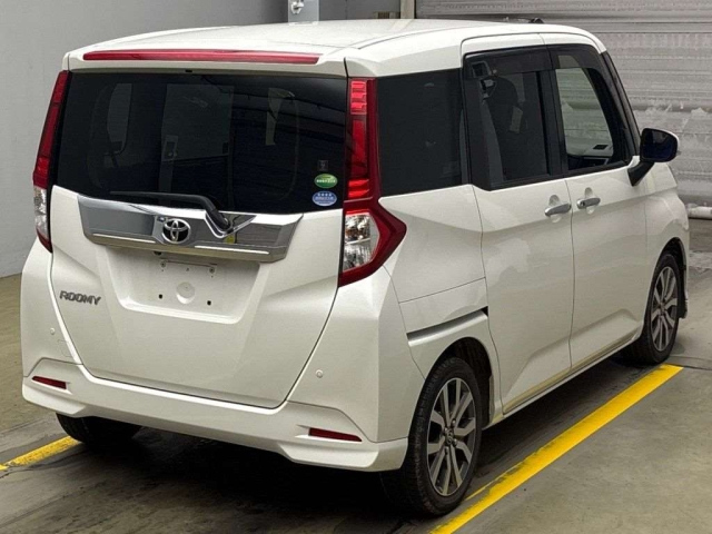 TOYOTA ROOMY 2018