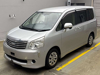 TOYOTA NOAH 2012
