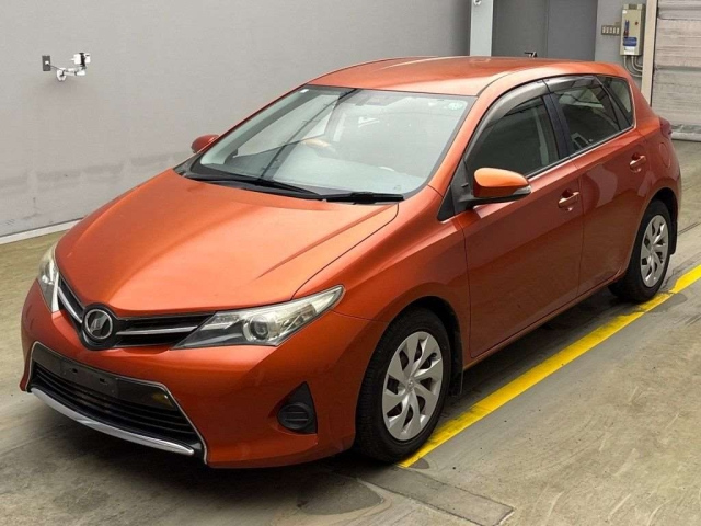 TOYOTA AURIS 2012