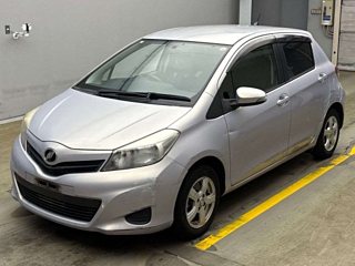 TOYOTA VITZ 2013