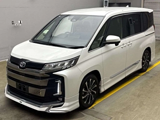 TOYOTA NOAH 2022