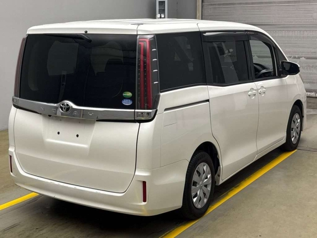 TOYOTA NOAH 2020
