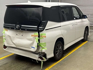 TOYOTA VOXY 2022