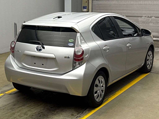 TOYOTA AQUA 2012