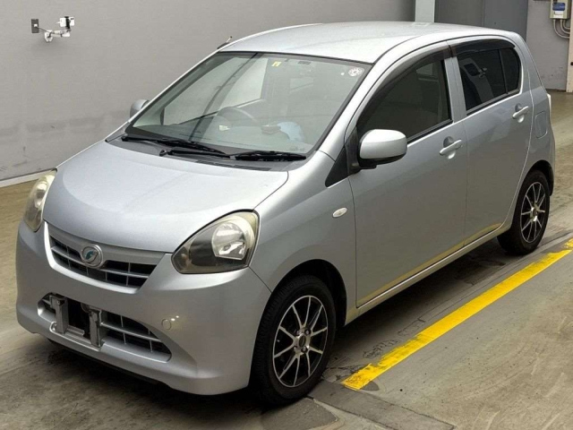 DAIHATSU MIRA E S 2012