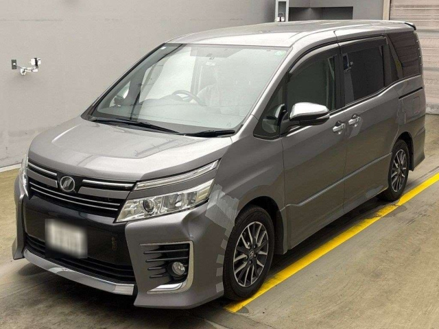 TOYOTA VOXY 2015