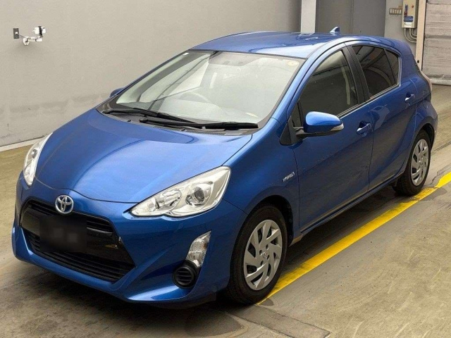 TOYOTA AQUA 2015