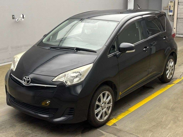 TOYOTA RACTIS 2011