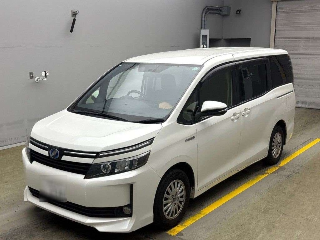 TOYOTA VOXY 2015