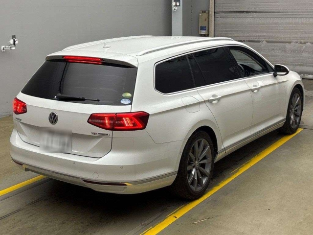 VOLKSWAGEN PASSAT VARIANT 2017