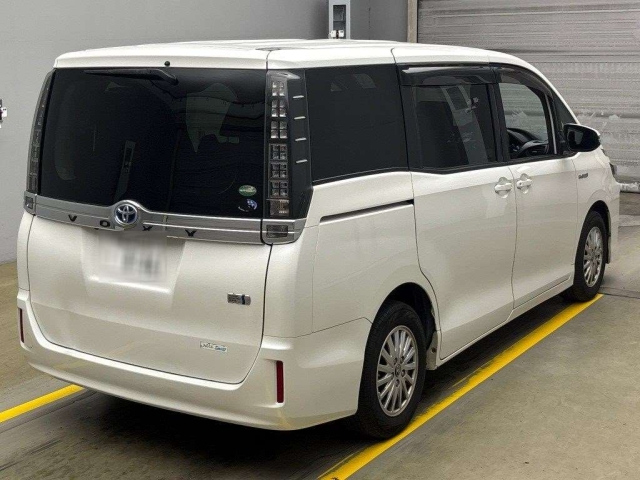 TOYOTA VOXY 2015