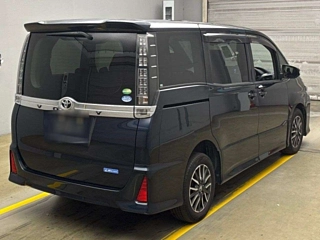 TOYOTA VOXY 2014