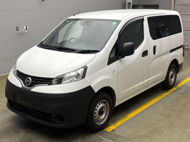 NISSAN NV200 2020