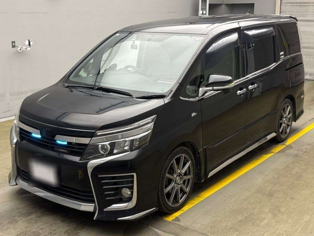 TOYOTA VOXY 2014