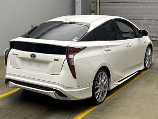 TOYOTA PRIUS 2017