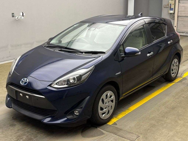 TOYOTA AQUA 2018