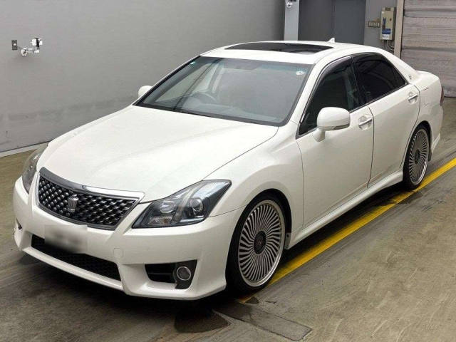 TOYOTA CROWN 2010