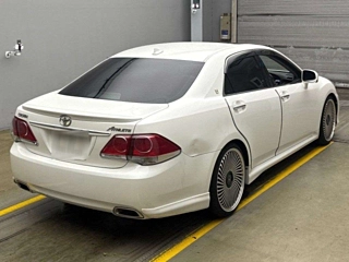 TOYOTA CROWN 2010