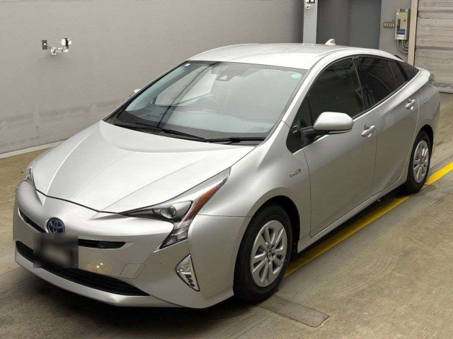 TOYOTA PRIUS 2016