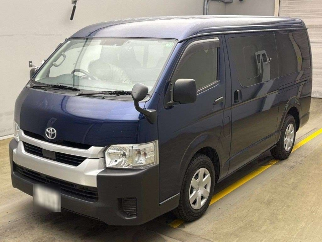 TOYOTA HIACE 2021