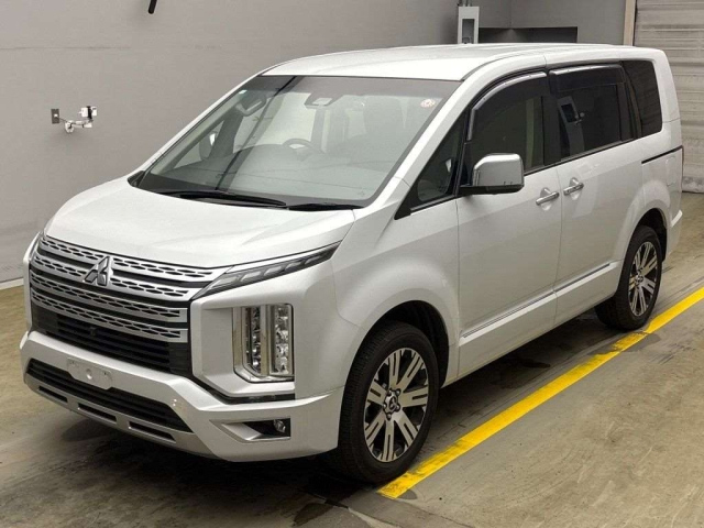 MITSUBISHI DELICA D5 2023