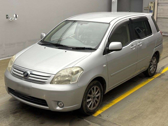 TOYOTA RAUM 2009