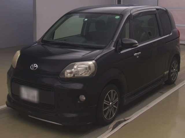 TOYOTA PORTE 2013