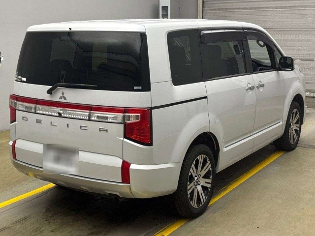 MITSUBISHI DELICA D5 2023