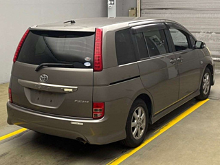 TOYOTA ISIS 2008
